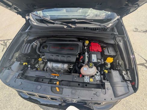 Certified 2020 Jeep Renegade Altitude FWD image 32