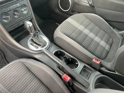 Used 2012 Volkswagen Beetle Launch Edition FWD image 18