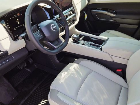 New 2026 Nissan Pathfinder SL w/ SL Premium Package FWD image 14