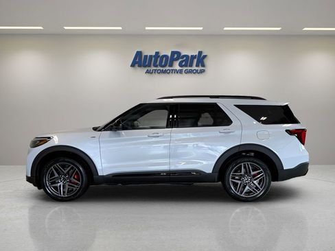 New 2026 Ford Explorer ST-Line w/ ST-Line Street Pack image 4