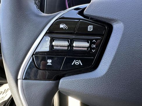 Used 2023 Kia Niro EX FWD image 17