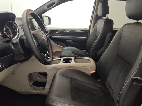 Used 2018 Dodge Grand Caravan SXT FWD image 21