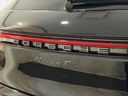 New 2026 Porsche Macan Turbo image 25