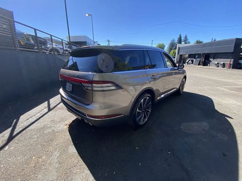 Used 2020 Lincoln Aviator Reserve w/ Equipment Group 202A AWD/4WD image 6
