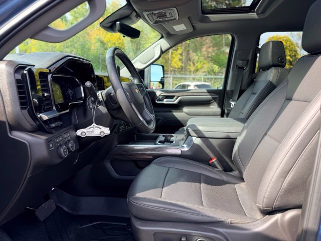 Used 2026 Chevrolet Silverado 3500 LTZ w/ LTZ Plus Package AWD/4WD image 7