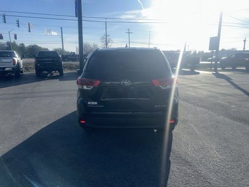 Used 2017 Toyota Highlander XLE image 6