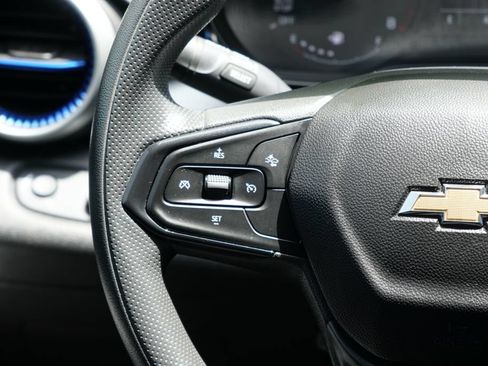 Used 2024 Chevrolet Trax LS w/ LS Convenience Package FWD image 12