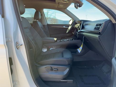 Used 2025 Volkswagen Atlas SEL AWD/4WD image 23
