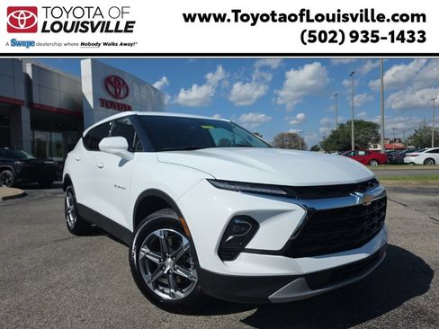 Used 2025 Chevrolet Blazer LT AWD/4WD image 1