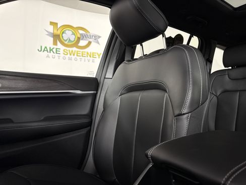 New 2025 Jeep Grand Cherokee Limited w/ Luxury Tech Group II image 28