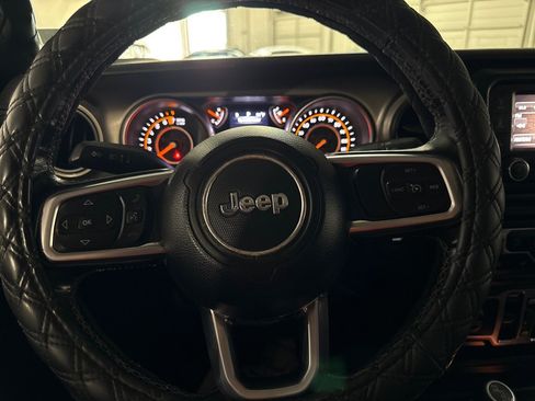 Used 2020 Jeep Gladiator Sport w/ Quick Order Package 24S AWD/4WD image 17