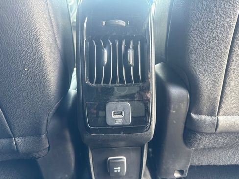 Used 2025 Jeep Compass Limited AWD/4WD image 11