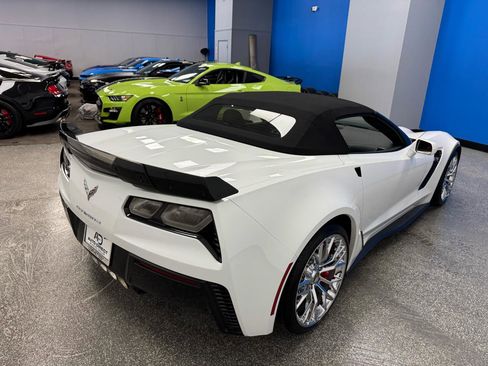 Used 2015 Chevrolet Corvette Z06 w/ 3LZ Preferred Equipment Group RWD image 28