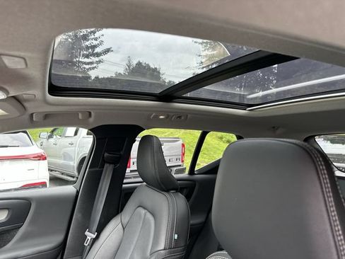 Used 2024 Volvo XC40 B5 Plus w/ Climate Package AWD/4WD image 23