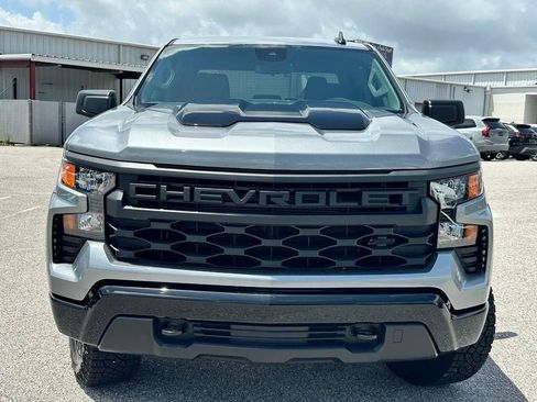 Used 2026 Chevrolet Silverado 1500 Custom Trail Boss w/ Dark Appearance Package AWD/4WD image 2