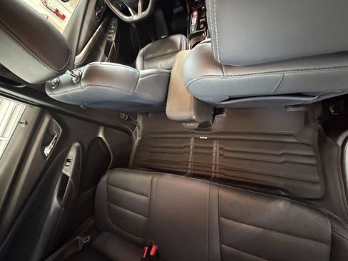 Used 2022 Chevrolet Bolt EUV LT w/ Convenience Package image 31