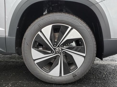 New 2026 Volkswagen Taos SE AWD/4WD image 12