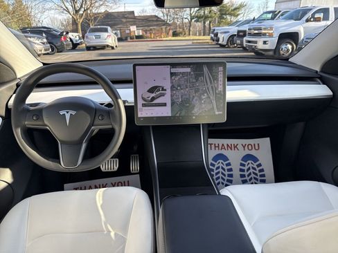 Used 2020 Tesla Model Y Performance image 17