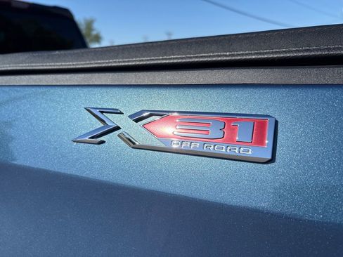 Certified 2024 GMC Sierra 1500 Elevation w/ LPO, Elevation Black Package AWD/4WD image 13