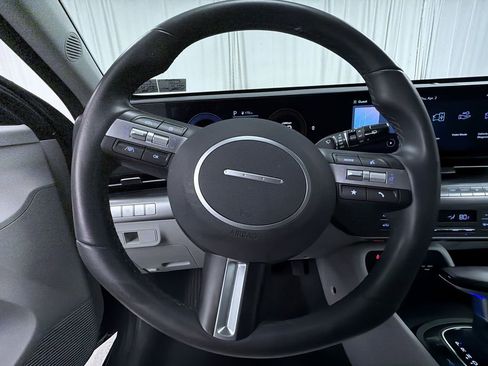 Used 2025 Hyundai Kona SEL AWD/4WD image 8