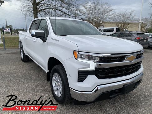 Used 2025 Chevrolet Silverado 1500 LT image 1