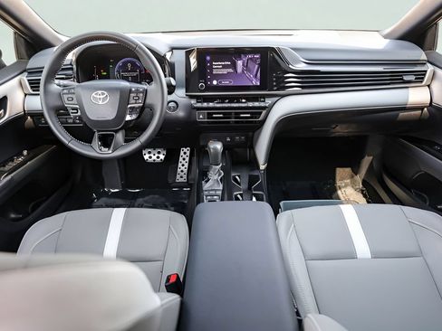 Used 2025 Toyota Camry SE w/ Convenience Package FWD image 28