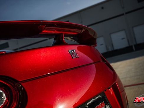Used 2015 Nissan GT-R Premium image 36
