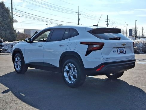 New 2026 Chevrolet Trax LS w/ LS Convenience Package image 11