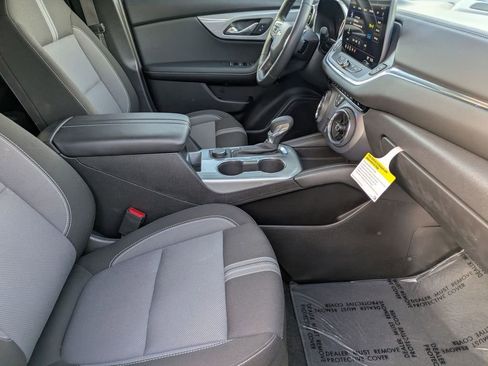 Used 2025 Chevrolet Blazer LT image 29