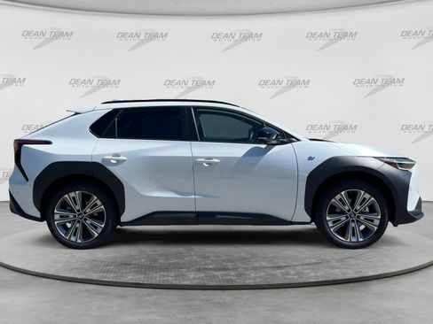 Used 2023 Subaru Solterra AWD image 8
