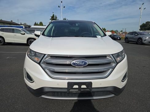 Used 2018 Ford Edge Titanium w/ Equipment Group 302A AWD/4WD image 2