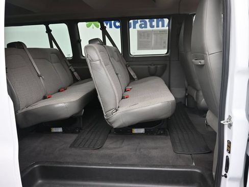 Used 2025 Chevrolet Express 3500 LT w/ LT Preferred Equipment Group RWD image 10