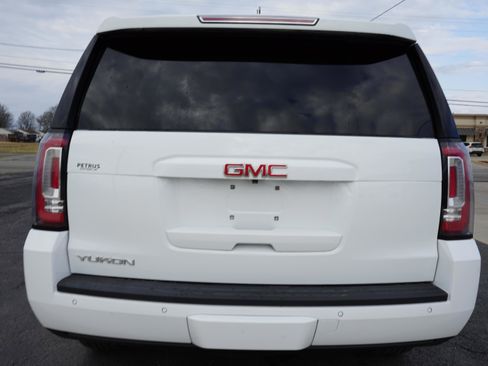 Used 2019 GMC Yukon SLT image 4