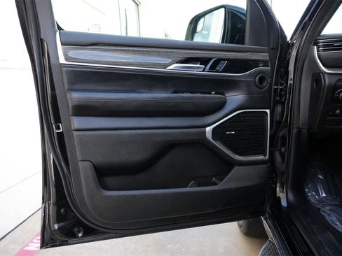 Used 2022 Jeep Wagoneer Series II image 17