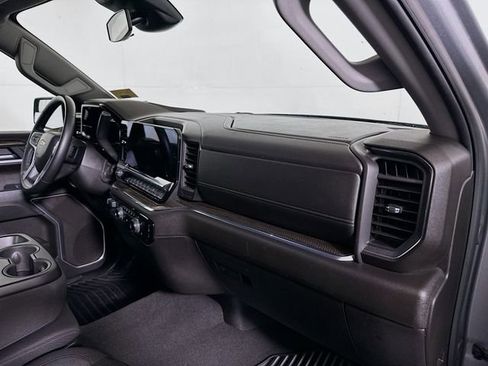 Used 2025 Chevrolet Silverado 1500 LT image 29