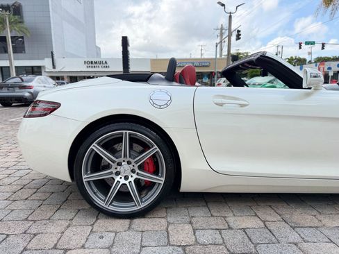 Used 2012 Mercedes-Benz SLS AMG Roadster image 28