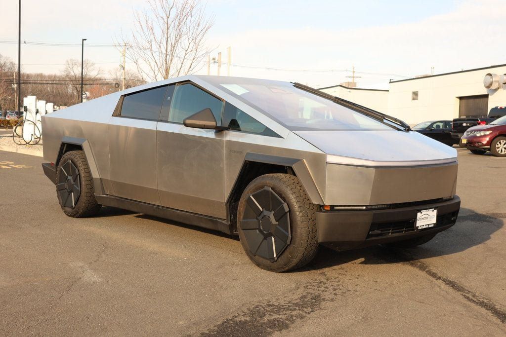 Used 2024 Tesla Cybertruck AWD Crew Cab image 7