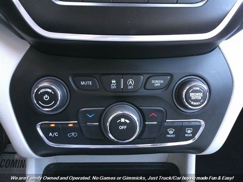 Used 2021 Jeep Cherokee Latitude Plus image 41