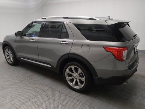Used 2020 Ford Explorer Platinum AWD/4WD image 3