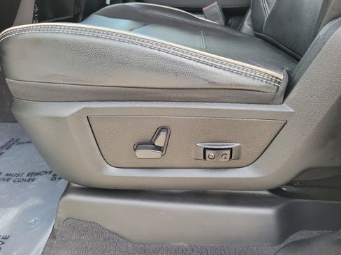 Used 2024 RAM 2500 Laramie AWD/4WD image 13
