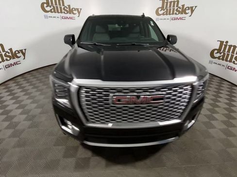 Used 2023 GMC Yukon Denali AWD/4WD image 3