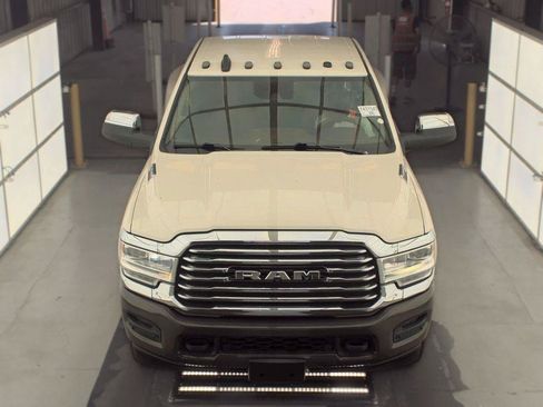 Used 2019 RAM 3500 Limited AWD/4WD image 2