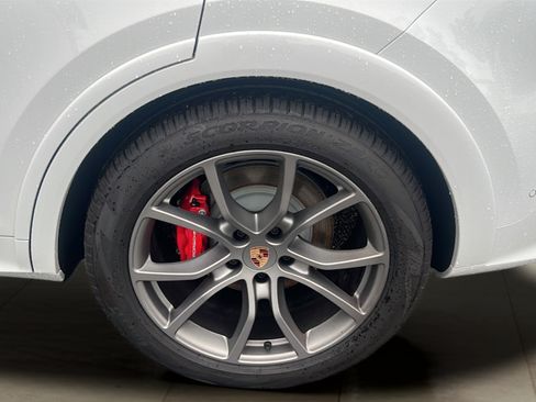 Certified 2026 Porsche Cayenne S AWD/4WD image 14