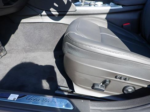 New 2025 Alfa Romeo Giulia w/ Driving Assist Package RWD image 17