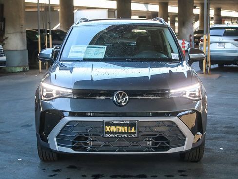 New 2025 Volkswagen Taos SE w/ Panoramic Sunroof Package FWD image 2