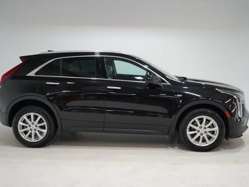 Used 2023 Cadillac XT4 Luxury w/ Cold Weather Package AWD/4WD image 9