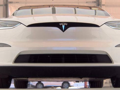 Used 2025 Tesla Model X AWD/4WD image 11