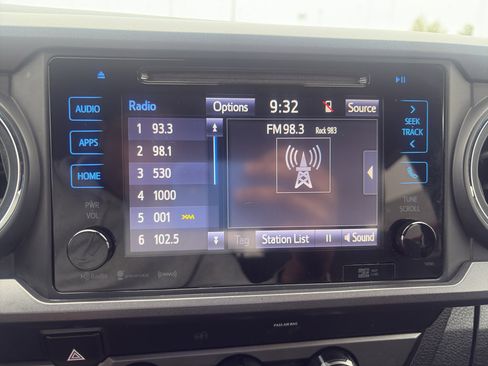 Used 2019 Toyota Tacoma TRD Sport image 13