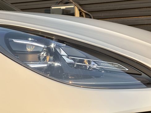 Certified 2025 Porsche Macan AWD/4WD image 14