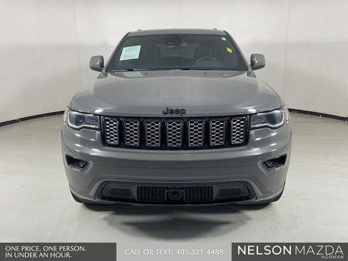 Used 2021 Jeep Grand Cherokee Laredo X AWD/4WD image 2